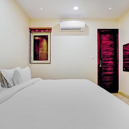 Collection O Hotel Aditya Palace Near Leisure Valley Park Γκουργκάον Εξωτερικό φωτογραφία